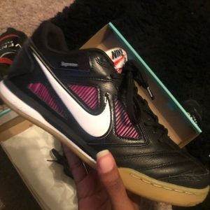Nike SB Gato (supreme Nike sneakers)